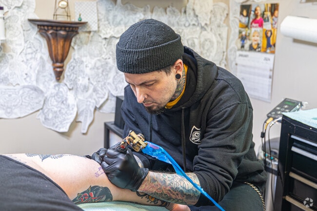 Black Hydra Tattoo Shop has a top talent team of artists near West Fitchburg.