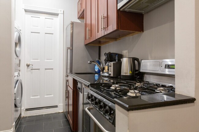 493 2nd Ave unit ID1013679P, New York, NY 10016 - photo 4