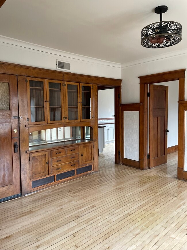 Built-in Dining Room Cabinetry