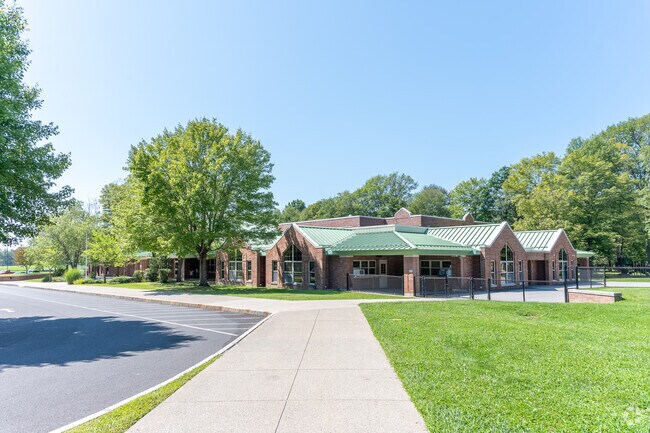 Pine Bush Elementary School earns a C-plus grade from Niche.