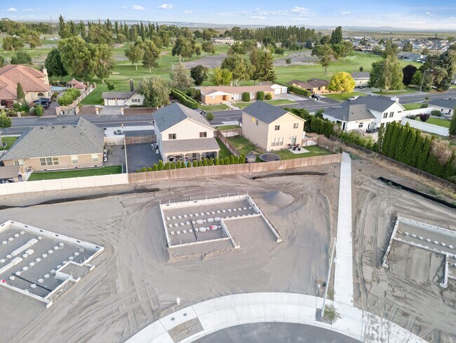 702 N Thrush Ct, Moses Lake, WA 98837 - photo 3