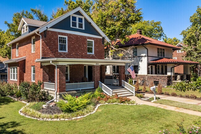 A wide variety of home styles line the streets of City Park West.