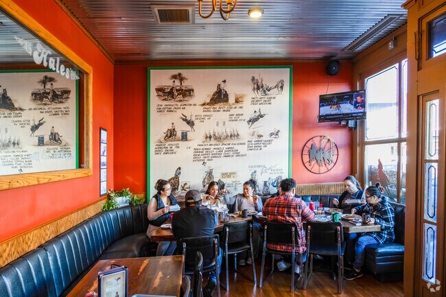 Hale’s Tavern is a popular dining destination in Cold Springs.