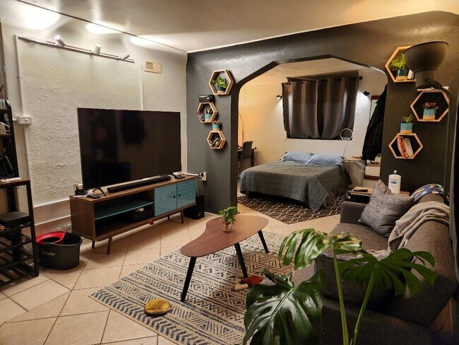 2009 N Vine St unit 2, Denver, CO 80205 - photo 7