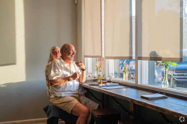 Old Town Brunswick's lively restaurants and shops are only a few blocks away from Town Commons.