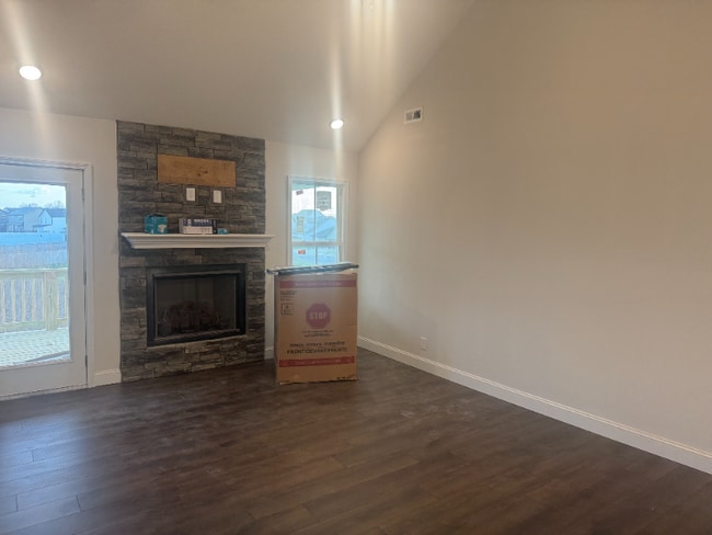 511 Ayden Ln, Clarksville, TN 37042 - photo 5