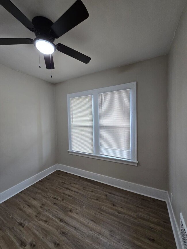 9354 Bessemore St, Detroit, MI 48213 - photo 4