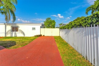5325 SW 99th Ct, Miami, FL 33165