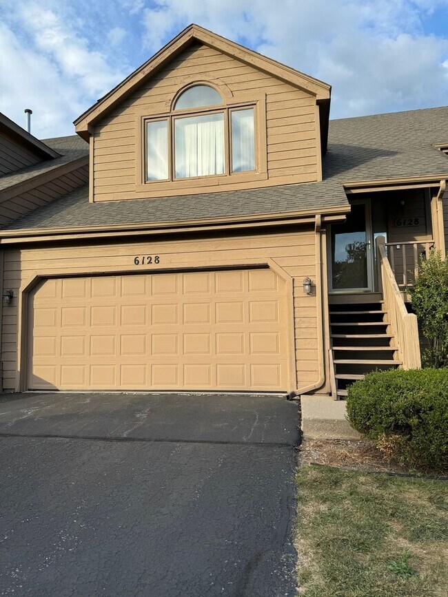 6128 Garrett Ln, Rockford, IL 61107