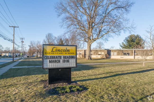 Mud Brook's Lincoln Elementary School is a part of the Cuyahoga Falls City School District.