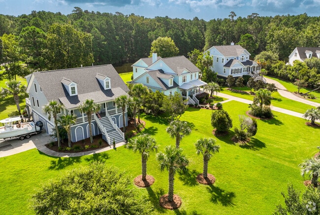 Darrell Creek neighborhood homes share beautifully maintained landscaping.