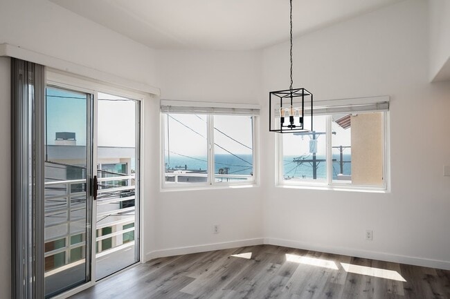 215 Moonstone St, Manhattan Beach, CA 90266 - photo 2