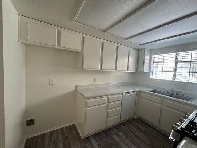 1232-1234 Orange Grove Ave unit 1232  101, Glendale, CA 91205 - photo 6