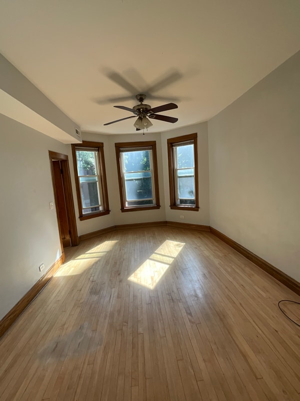1042 N Oakley Blvd, Chicago, IL 60622