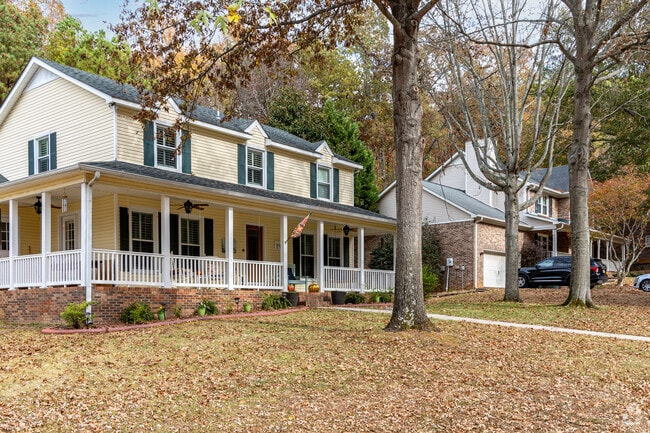 You'll find various architecture style in Camelot's more established subdivisions.