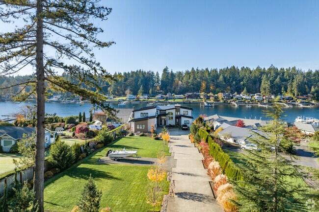 Residents will find modern luxury homes on the bay with private docks.