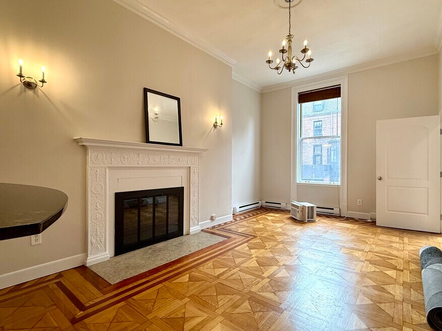 181 Beacon St unit 2, Boston, MA 02116 - photo 1
