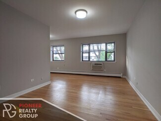 524 W Oakdale Ave, Chicago, IL 60657