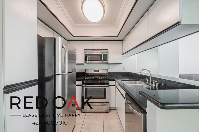 1755 El Cerrito Place unit 404, Los Angeles, CA 90028 - photo 4