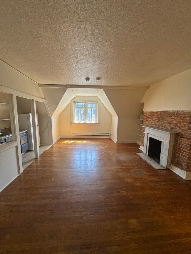 1018 N Calvert St, Baltimore, MD 21202 - photo 3