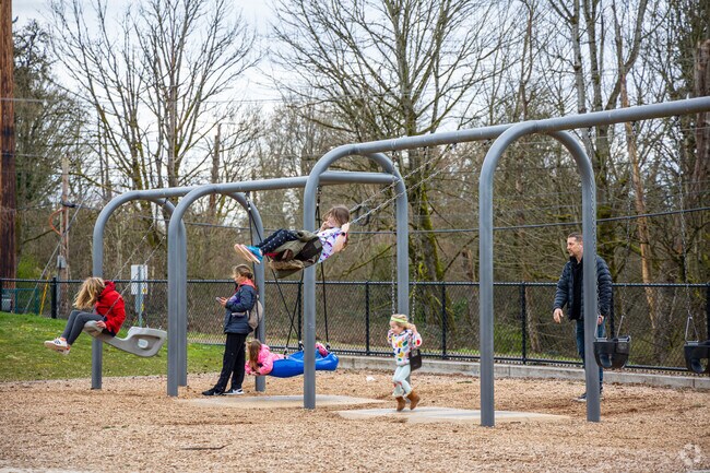 Glen Nelson Park is an awesome park worth enjoying in the Cambrige and Kentwood community.