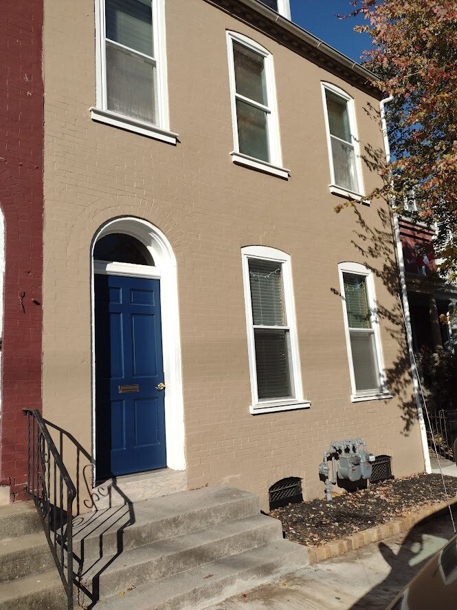 441 W Lemon St unit 2nd floor, Lancaster, PA 17603 - photo 1