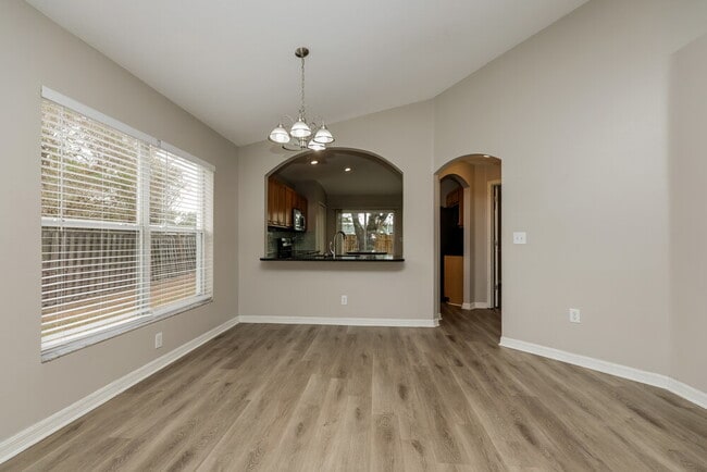 447 Maple Pointe Dr, Seffner, FL 33584 - photo 4