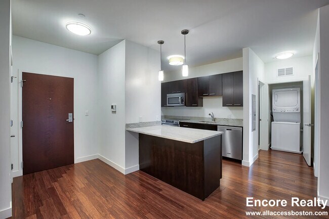 278 Lowell St unit 308, Somerville, MA 02145 - photo 5