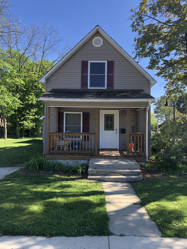 215 W May St, Mount Pleasant, MI 48858