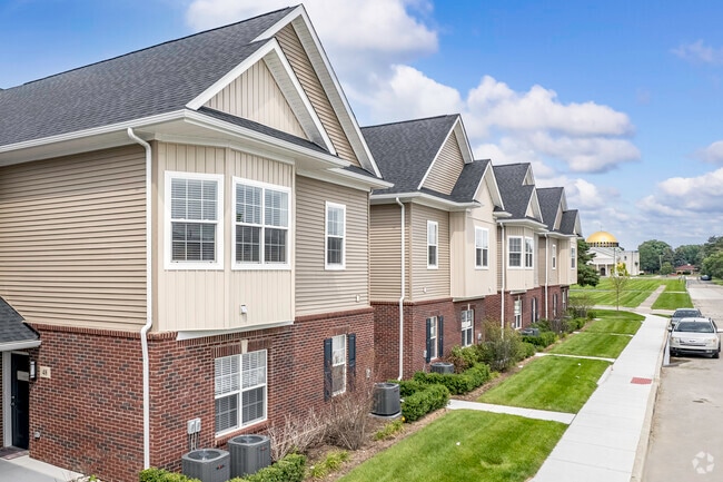 Towne Center Apartments