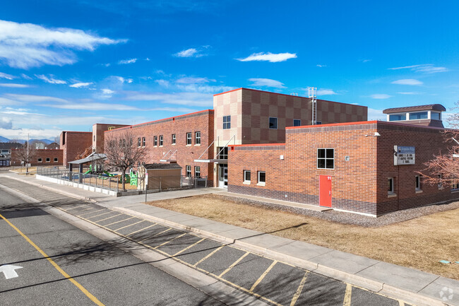 The front drop-off lane at Arapahoe Ridge Elementary School in Westminster, Colorado.