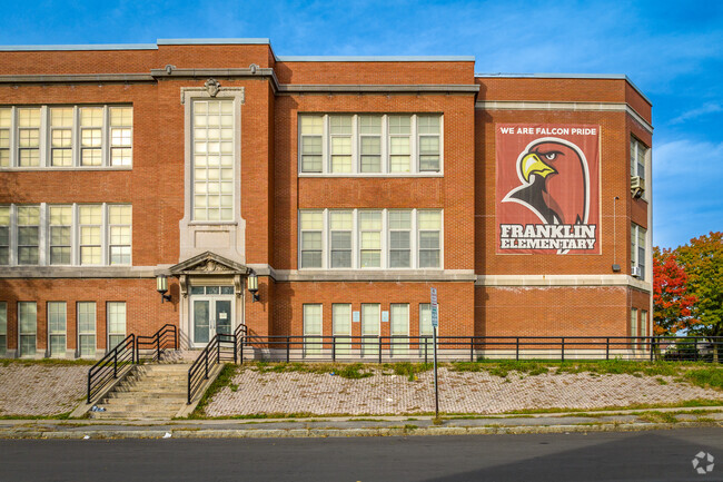 Franklin Elementary School serves students K-5th grade.