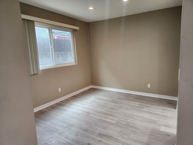 1242 S Barrington Ave unit 104, Los Angeles, CA 90025 - photo 6