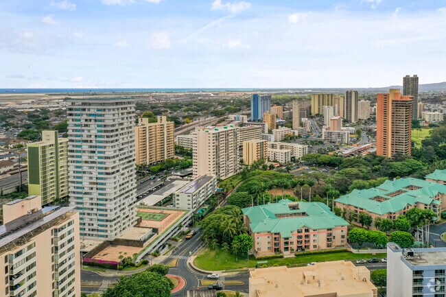 Salt Lake is comprised of several condominiums, townhomes, and some single-family homes.