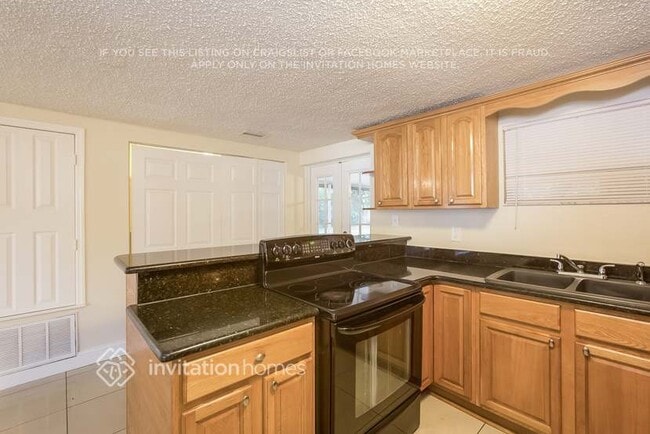 11811 Roselawn Ave, Seffner, FL 33584 - photo 4