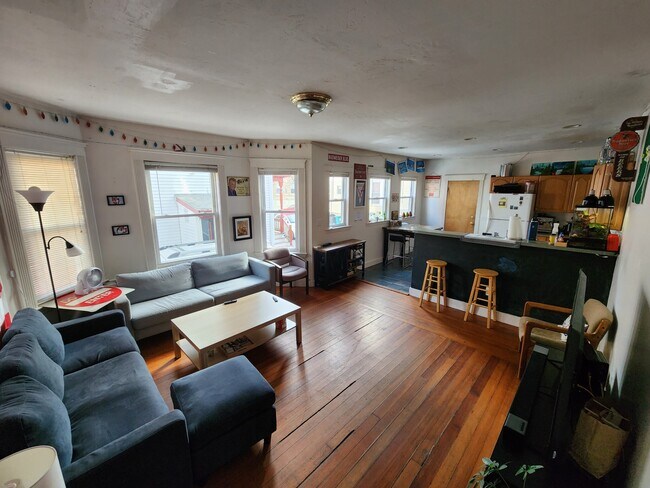 51 Gardner St unit 1, Allston, MA 02134 - photo 2