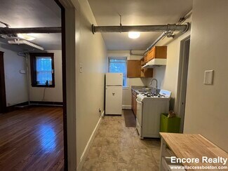 189 Summer St Unit 3, Somerville, MA 02143