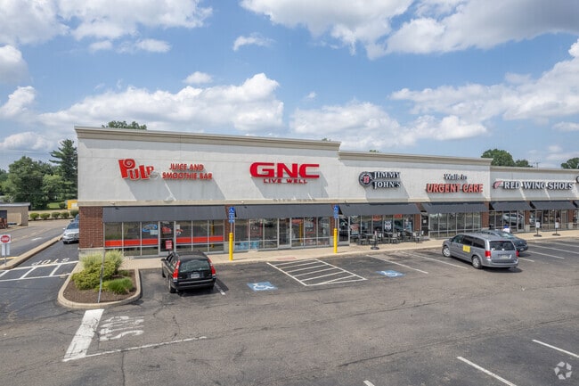 Relax and enjoy your day of shopping with everything that you need in Souers.