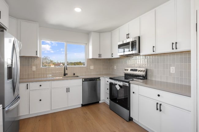 3728 Acacia St unit Building B Unit A, San Diego, CA 92113 - photo 4