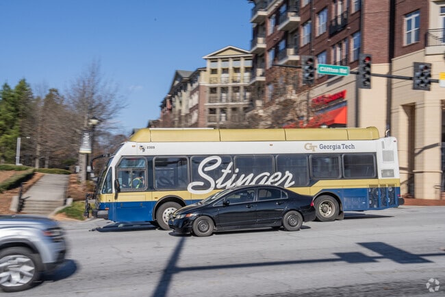 Biltmore Acres residents can ride multiple buses including Stinger, MARTA, and Emory buses.
