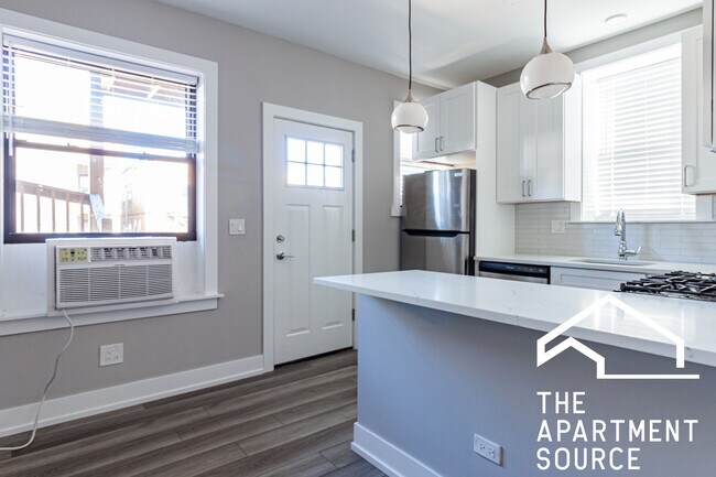 3937 N Janssen Ave unit W3, Chicago, IL 60613 - photo 3