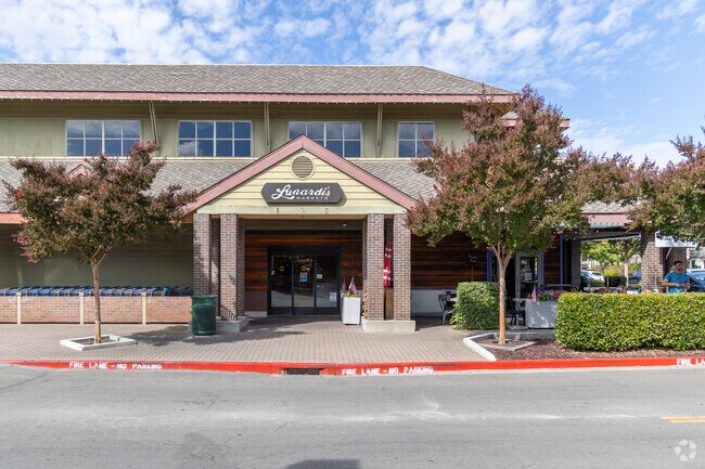 Lunardi's on Railroad Avenue is where residents of Diablo can get groceries.