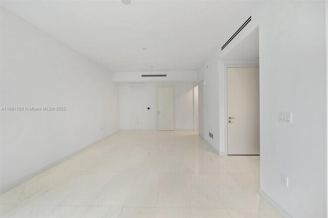 Aston Martin Residences unit 3508, Miami, FL 33131 - photo 7