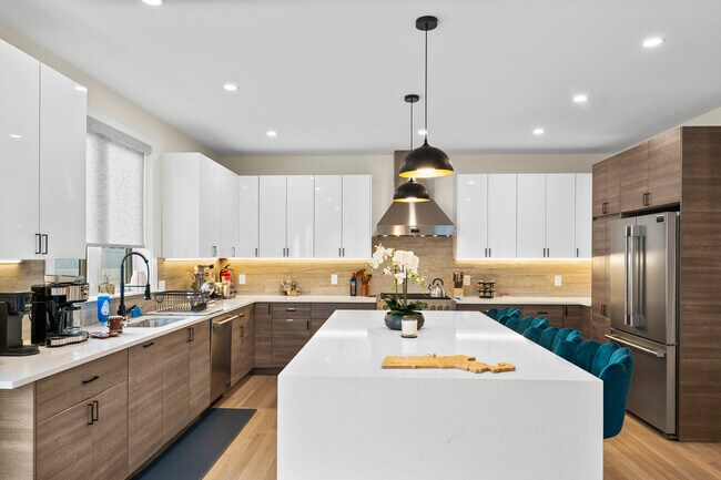 21 Bolton St, Waltham, MA 02453 - photo 3