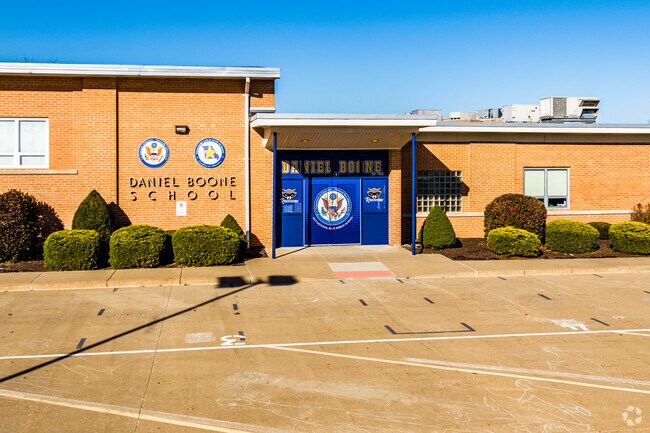 D. Boone Elementary School has 
 a good rating from Niche.