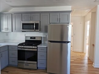 11 Willet St Unit 11B, Quincy, MA 02170