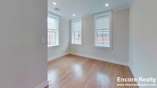 32 Orkney Rd unit 3, Brighton, MA 02135 - photo 5