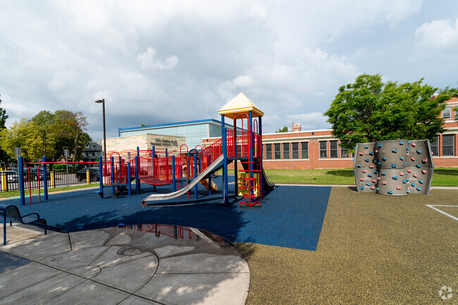 The extra-curriculars at John Walton Spencer School No. 16 include band, choir, and sports.