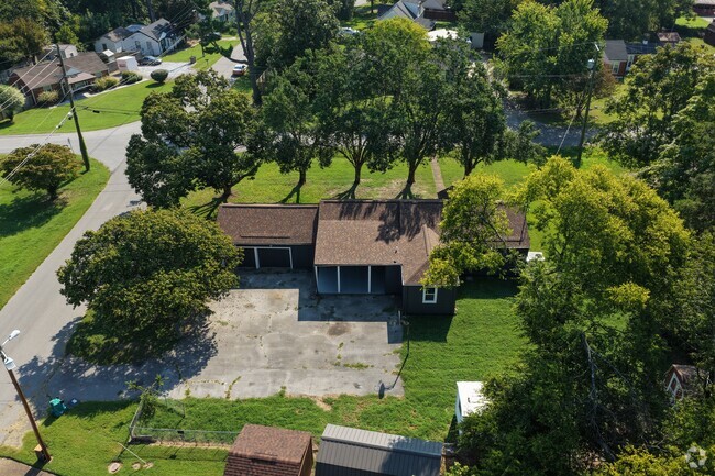 900 Vantrease Rd, Madison, TN 37115 - photo 2