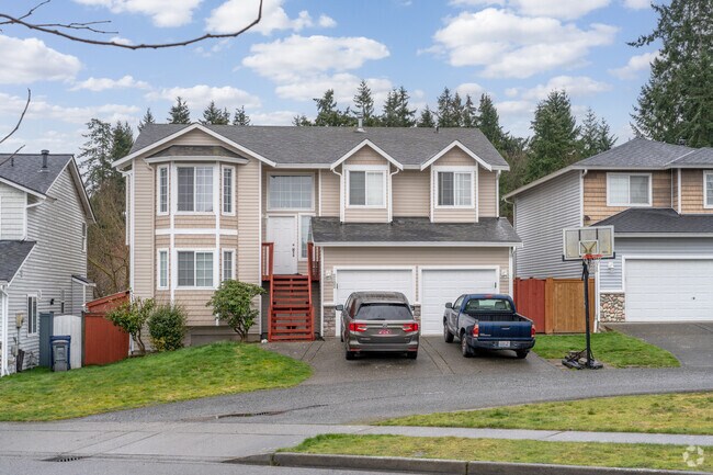 Find your slice of heaven in this beautiful split-level home in Cedar Heights.